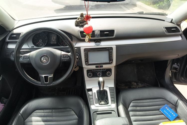 Used Volkswagen Magotan 2013 1.8TSI Premier Model Center Console