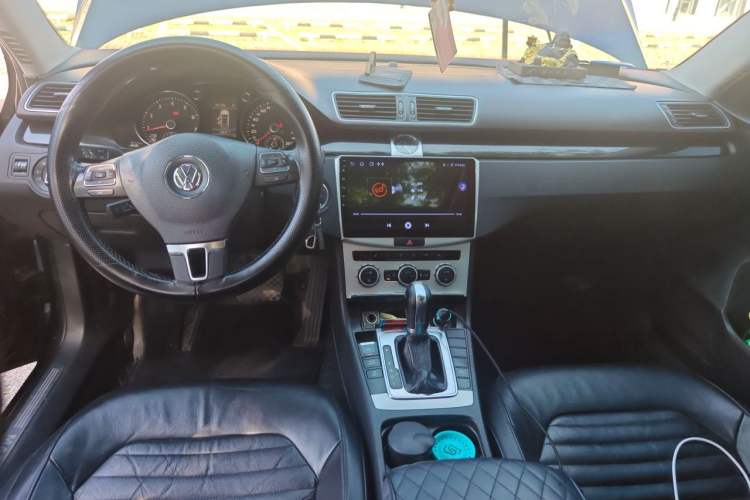 Used Volkswagen Magotan 2013 1.8TSI Luxury Model Center Console