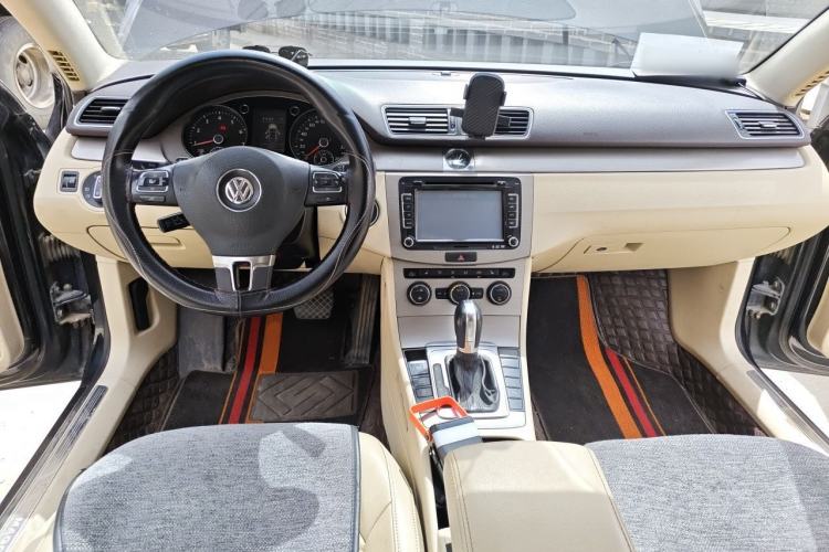 Used Volkswagen Magotan 2013 1.8TSI Premier Model Center Console
