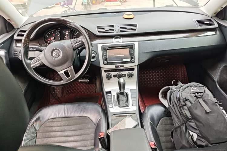 Used Volkswagen Magotan 2013 2.0 TSI Prestige Model Center Console