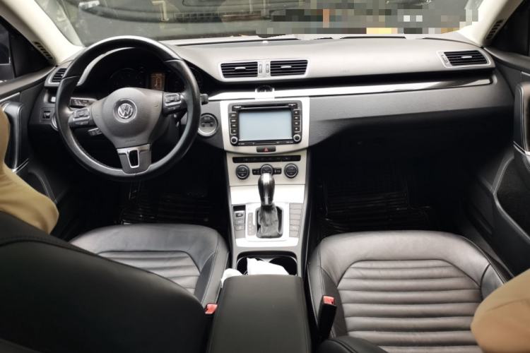 Used Volkswagen Magotan 2013 1.8TSI Luxury Model Center Console
