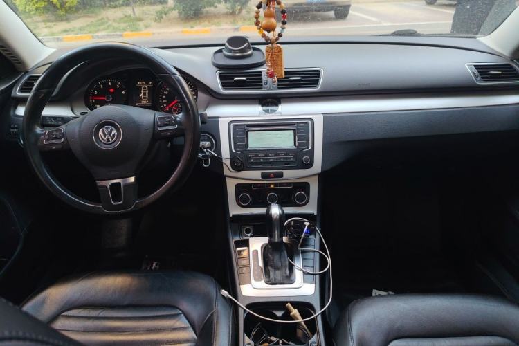 Used Volkswagen Magotan 2013 1.8TSI Premier Model Center Console