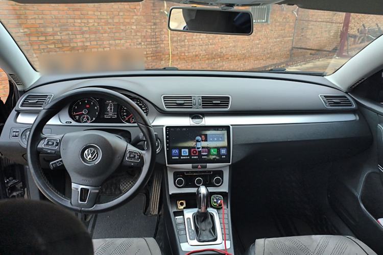 Used Volkswagen Magotan 2013 1.8TSI Comfort Model Center Console