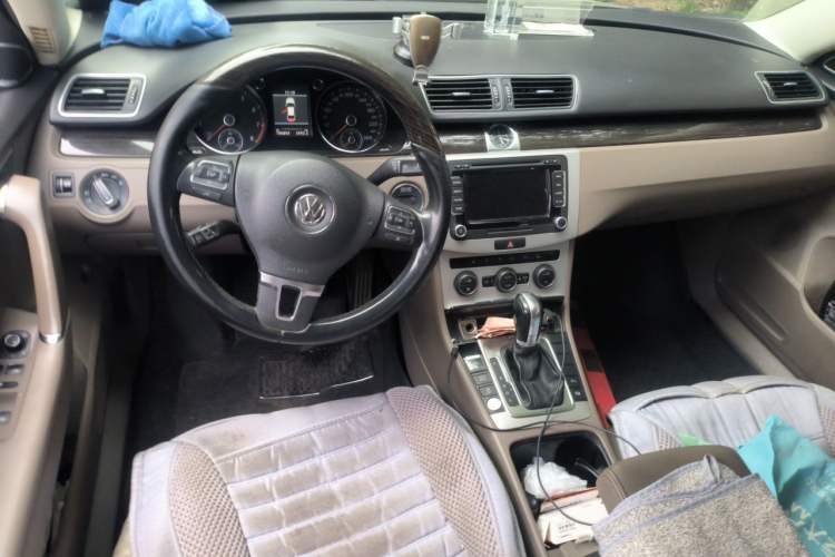 Used Volkswagen Magotan 2013 2.0 TSI Ultimate Model Center Console