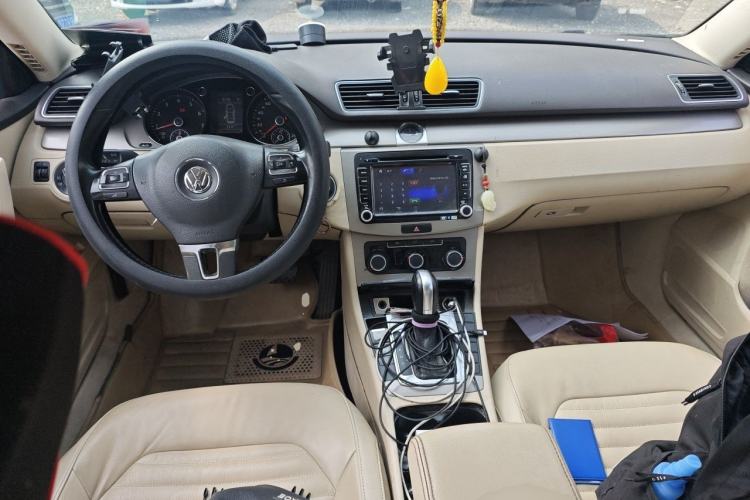 Used Volkswagen Magotan 2013 1.8TSI Premier Model Center Console