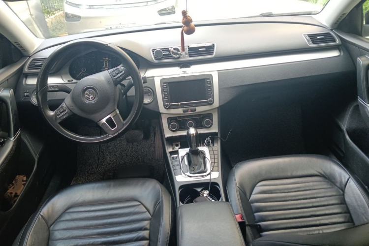 Used Volkswagen Magotan 2013 1.8TSI Premier Model Center Console