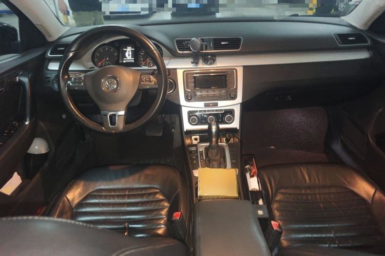 Used Volkswagen Magotan 2013 1.8TSI Premier Model Center Console