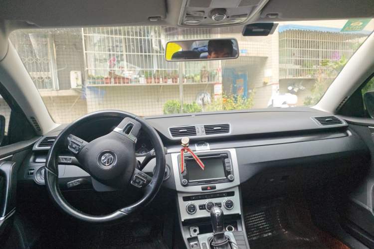 Used Volkswagen Magotan 2013 2.0 TSI Luxury Model Center Console