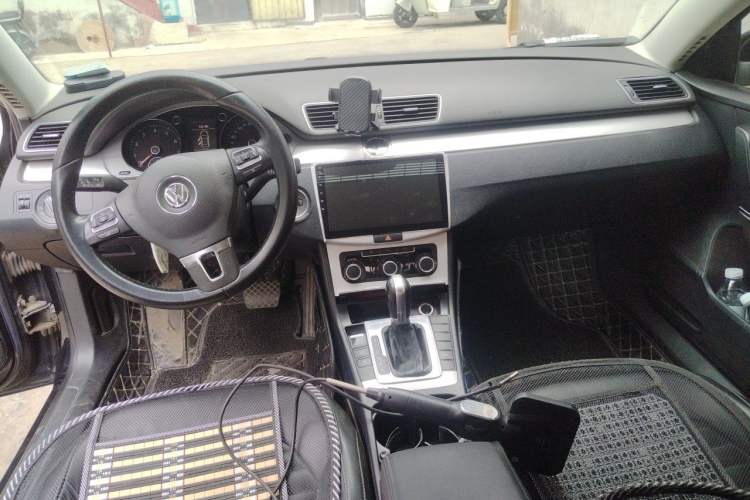 Used Volkswagen Magotan 2013 1.8TSI Premier Model Center Console