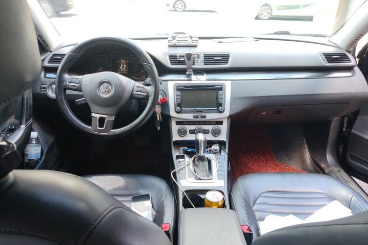Used Volkswagen Magotan 2013 2.0 TSI Luxury Model Center Console