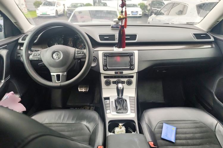 Used Volkswagen Magotan 2013 1.8TSI Prestige Model Center Console