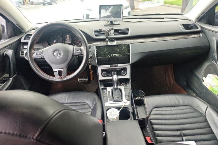 Used Volkswagen Magotan 2013 1.8TSI Premier Model Center Console
