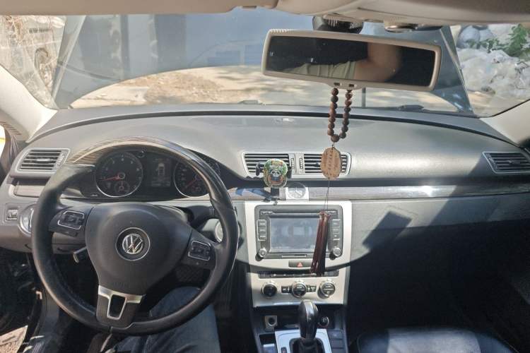 Used Volkswagen Magotan 2013 1.8TSI Prestige Model Center Console