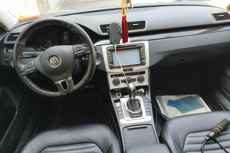 Used Volkswagen Magotan 2013 2.0 TSI Luxury Model Center Console