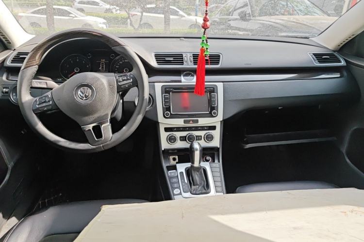 Used Volkswagen Magotan 2013 1.8TSI Prestige Model Center Console