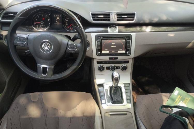 Used Volkswagen Magotan 2013 2.0 TSI Prestige Model Center Console