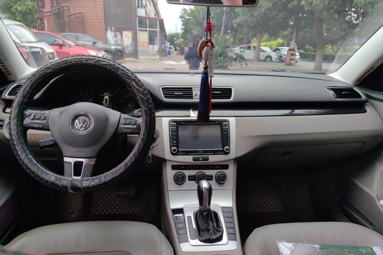 Used Volkswagen Magotan 2013 1.8TSI Luxury Model Center Console