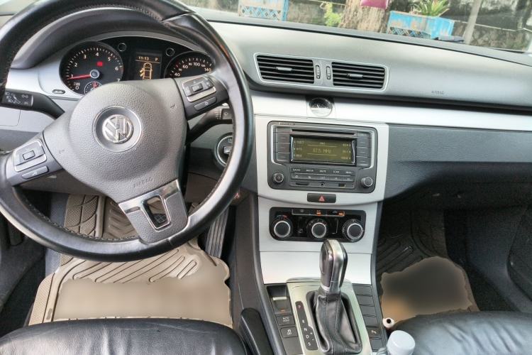 Used Volkswagen Magotan 2013 1.8TSI Premier Model Center Console