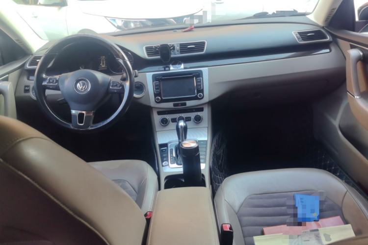 Used Volkswagen Magotan 2013 2.0 TSI Prestige Model Center Console