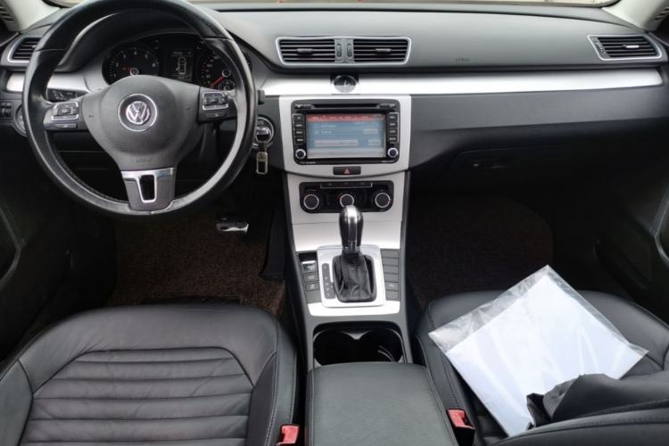 Used Volkswagen Magotan 2013 1.8TSI Premier Model Center Console