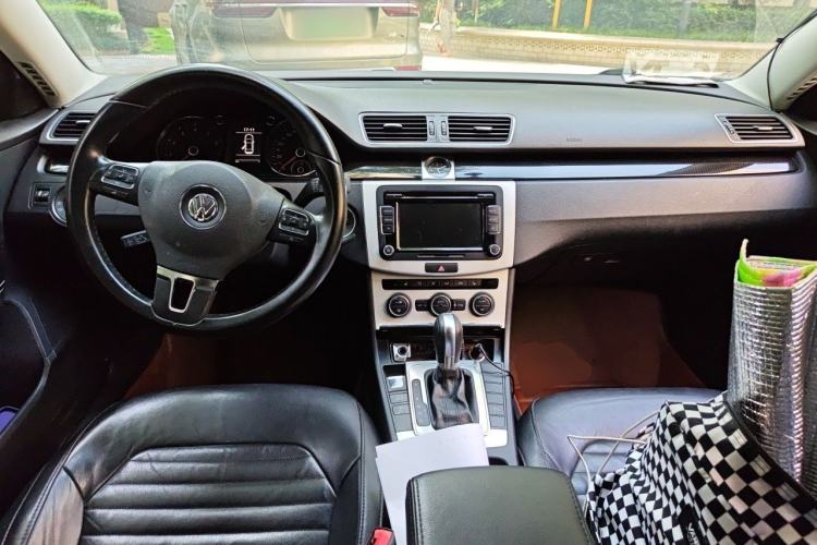 Used Volkswagen Magotan 2013 1.8TSI Luxury Model Center Console