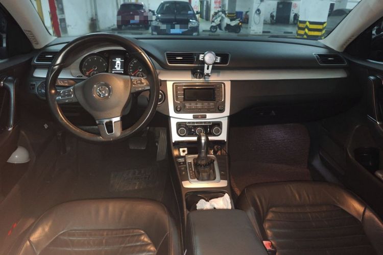 Used Volkswagen Magotan 2013 1.8TSI Premier Model Center Console