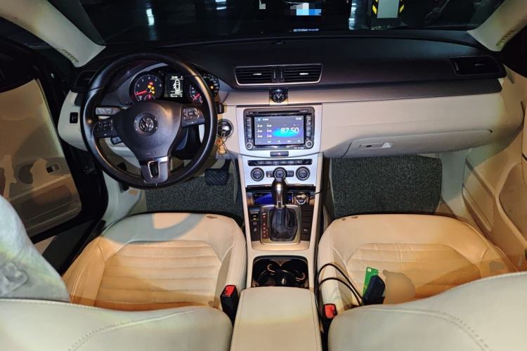 Used Volkswagen Magotan 2013 1.8TSI Luxury Model Center Console