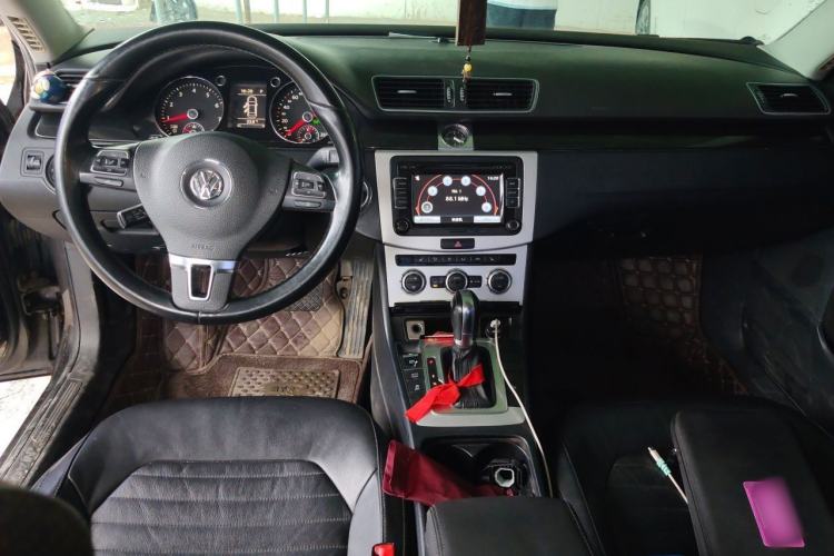 Used Volkswagen Magotan 2013 2.0 TSI Luxury Model Center Console