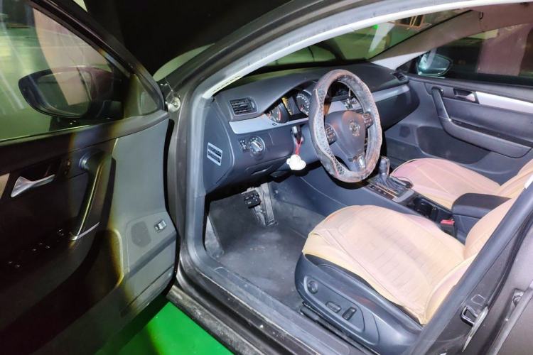 Used Volkswagen Magotan 2013 1.8TSI Premier Model Driver Seat