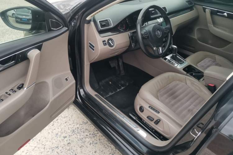 Used Volkswagen Magotan 2013 2.0 TSI Ultimate Model Driver Seat