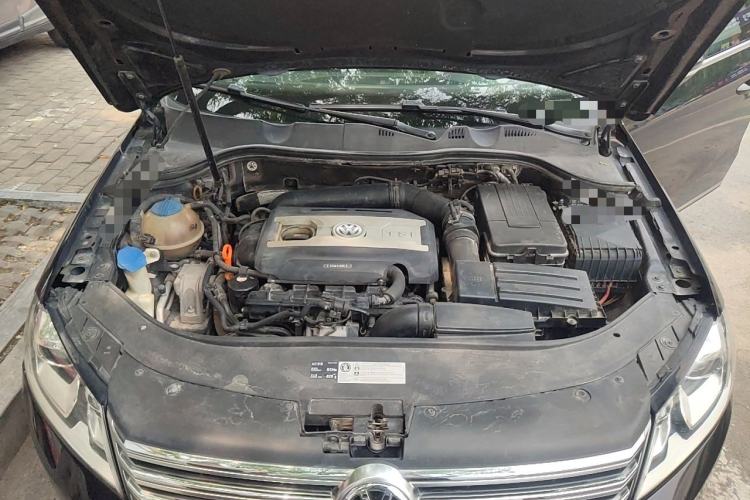 Used Volkswagen Magotan 2013 1.8TSI Prestige Model Engine Bay