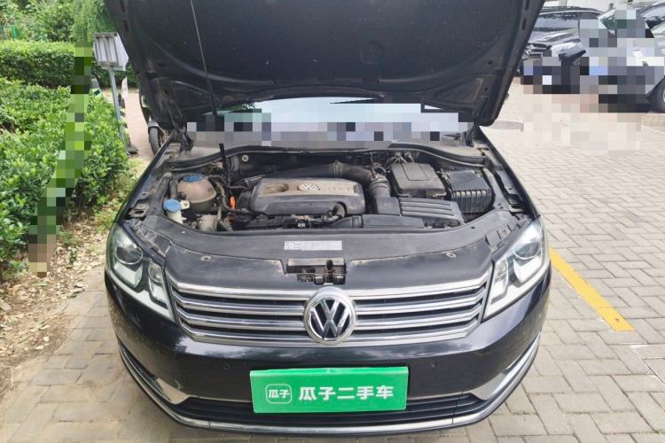 Used Volkswagen Magotan 2013 2.0 TSI Prestige Model Engine Bay