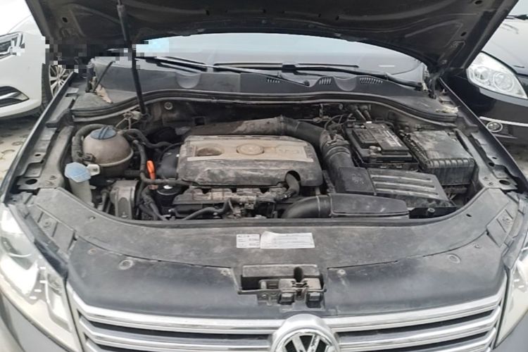Used Volkswagen Magotan 2013 1.8TSI Prestige Model Engine Bay