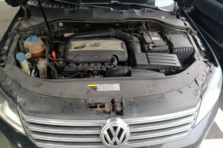 Used Volkswagen Magotan 2013 1.8TSI Premier Model Engine Bay