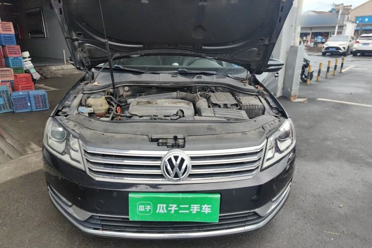 Used Volkswagen Magotan 2013 1.8TSI Luxury Model Engine Bay