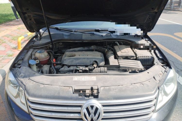 Used Volkswagen Magotan 2013 1.8TSI Luxury Model Engine Bay