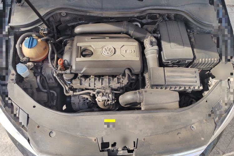 Used Volkswagen Magotan 2013 1.8TSI Prestige Model Engine Bay