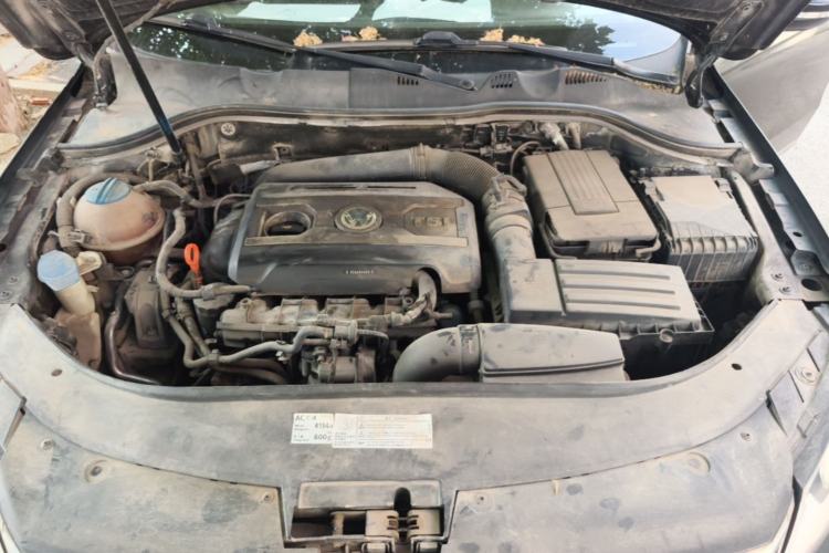 Used Volkswagen Magotan 2013 1.8TSI Premier Model Engine Bay