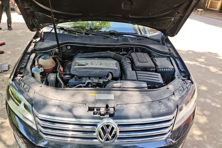 Used Volkswagen Magotan 2013 1.8TSI Premier Model Engine Bay