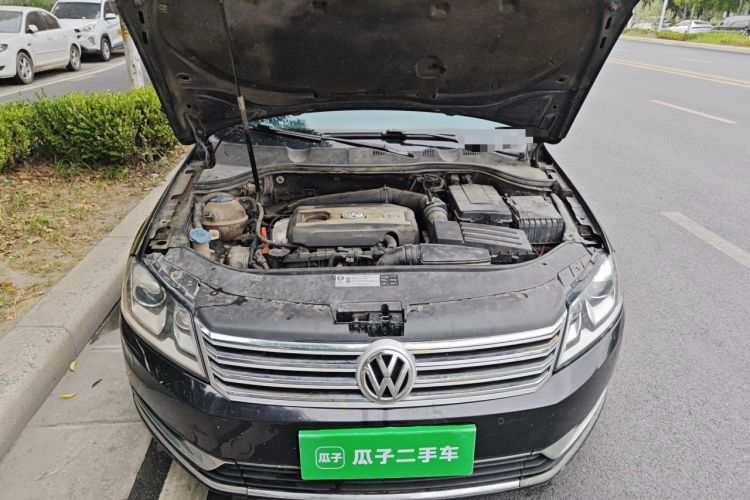 Used Volkswagen Magotan 2013 1.8TSI Luxury Model Engine Bay