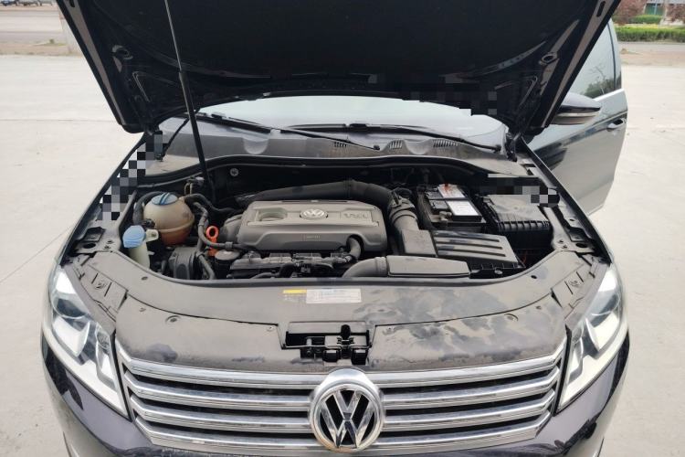 Used Volkswagen Magotan 2013 1.8TSI Premier Model Engine Bay
