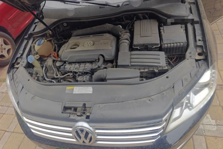 Used Volkswagen Magotan 2013 1.8TSI Premier Model Engine Bay