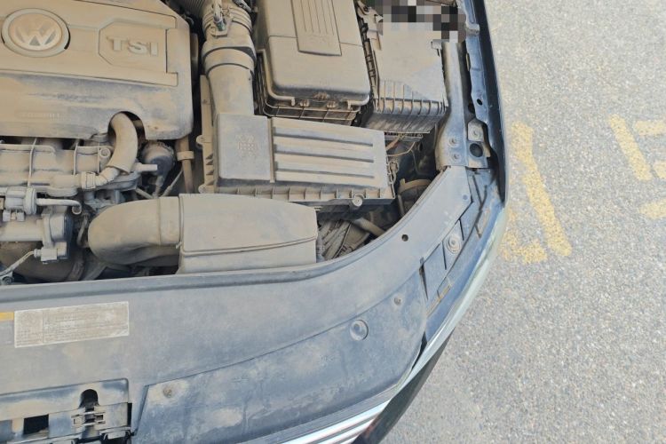 Used Volkswagen Magotan 2013 1.8TSI Premier Model Engine Bay Left