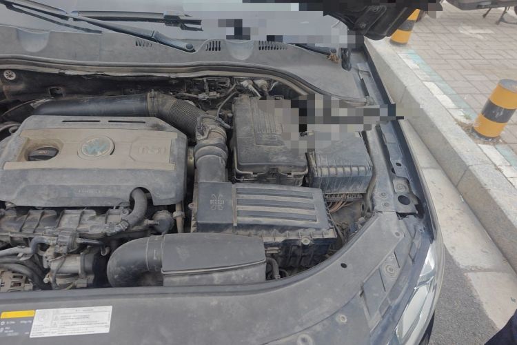 Used Volkswagen Magotan 2013 1.8TSI Luxury Model Engine Bay Left
