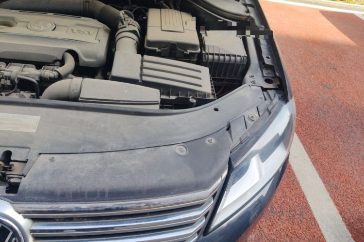 Used Volkswagen Magotan 2013 1.8TSI Premier Model Engine Bay Left