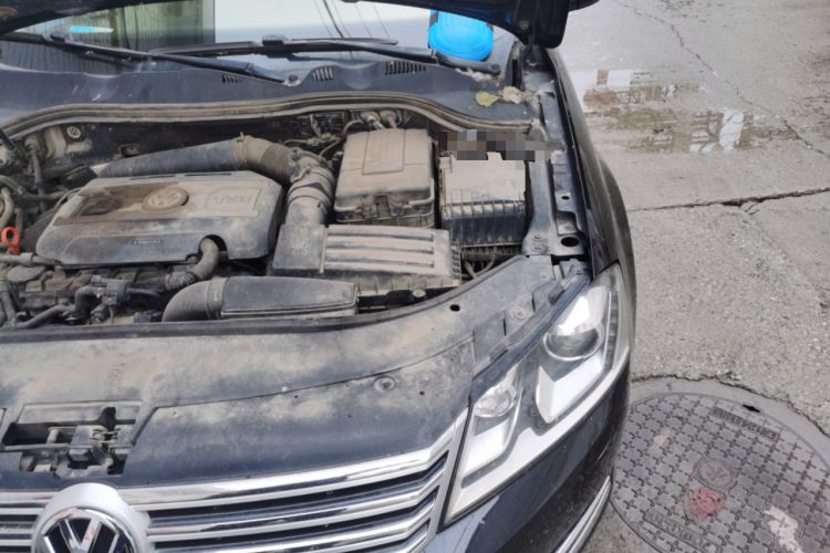 Used Volkswagen Magotan 2013 1.8TSI Luxury Model Engine Bay Left