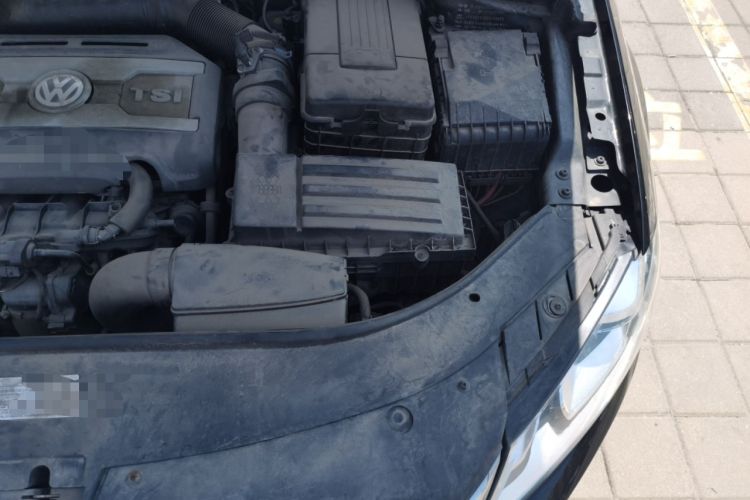 Used Volkswagen Magotan 2013 2.0 TSI Luxury Model Engine Bay Left