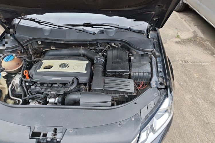 Used Volkswagen Magotan 2013 1.8TSI Luxury Model Engine Bay Left