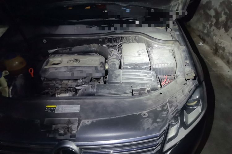 Used Volkswagen Magotan 2013 1.8TSI Premier Model Engine Bay Left