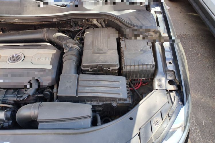 Used Volkswagen Magotan 2013 1.8TSI Luxury Model Engine Bay Left